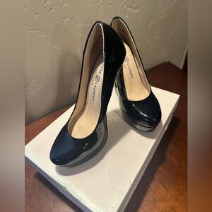 Chinese Laundry WOW platform pump